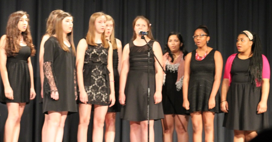 Members of An Octave Above sang Pink Panther and Hallelujah in dashes of pink. 