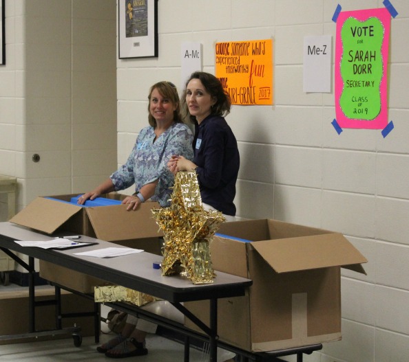 April 23, 2016- The graduating seniors of year 2016 pick up their senior signs on April 29. Each senior can buy a lawn poster with their name and graduating class to put on the front lawn of their house for $40. The posters are being picked up in the 300 hallway.