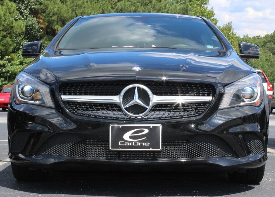 A 2016 Mercedes Benz gleams in the parking lot of Starr’s Mill. Its sleek exterior calls attention to students and demonstrates the lifestyle teens live in Peachtree City.