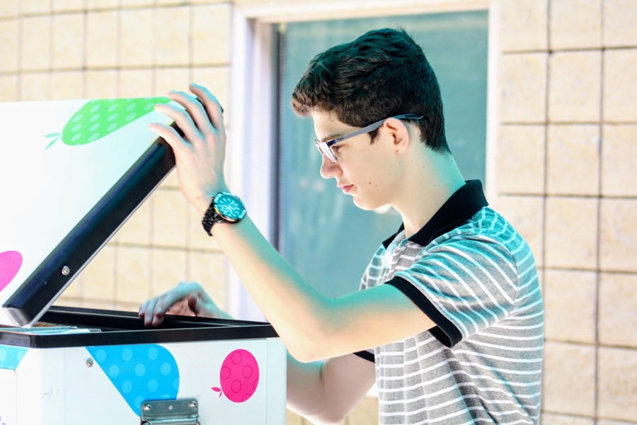 On a hot, spring day, this student reaches for a chilly refreshment provided by The Country’s Best Yogurt. TCBY showed its support at the Panther Pride’s annual Spring Sampler, donating a generous amount of their frozen yogurt to the fundraiser.