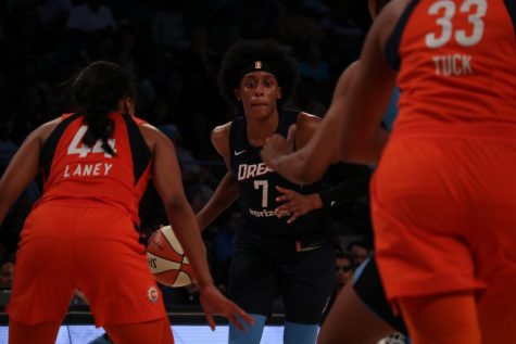 Guard Tiffany Sykes brings the ball up the court.  Sykes, the Dream’s top draft pick in 2017, returned to the lineup after missing five games due to a right foot injury.