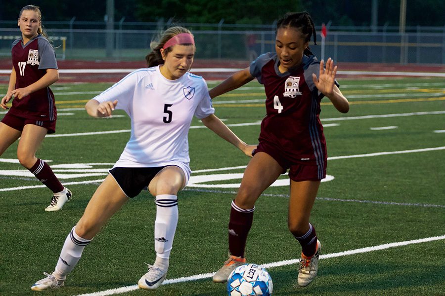 Junior Quin Nowicki turns to get a ball. Nowicki led the Mill in scoring against Union Grove with two goals. Starr’s Mill, the No. 2 seed of Region 3-AAAAA, traveled to Union Grove in the second round of playoffs to battle the No. 1 seed of Region 4-AAAAA. The Lady Panthers beat the Wildcats 5-1 in the Sweet Sixteen of playoffs.