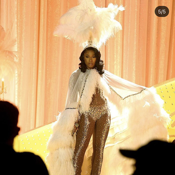 This queen was rocking a stunning feathered outfit that I can only compare to a 1920s angel. The glitter bodysuit with the feather cape is what really did it for me.  