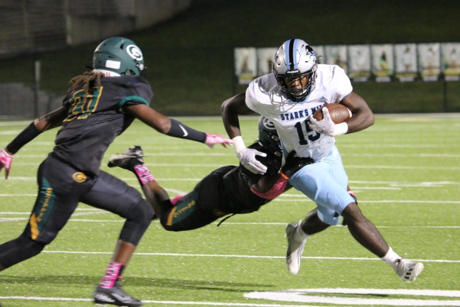 Junior Greigh Joseph runs through the Griffin defense. Starr’s Mill had 326 yards of total offense in the 28-21 win. “We executed well on our run game. Greigh really helped us out getting crucial runs to us and just overall offense,” Junior Jeremiah Jones said. “[We] could’ve been a little bit better on defense, but overall I think we played pretty good.”