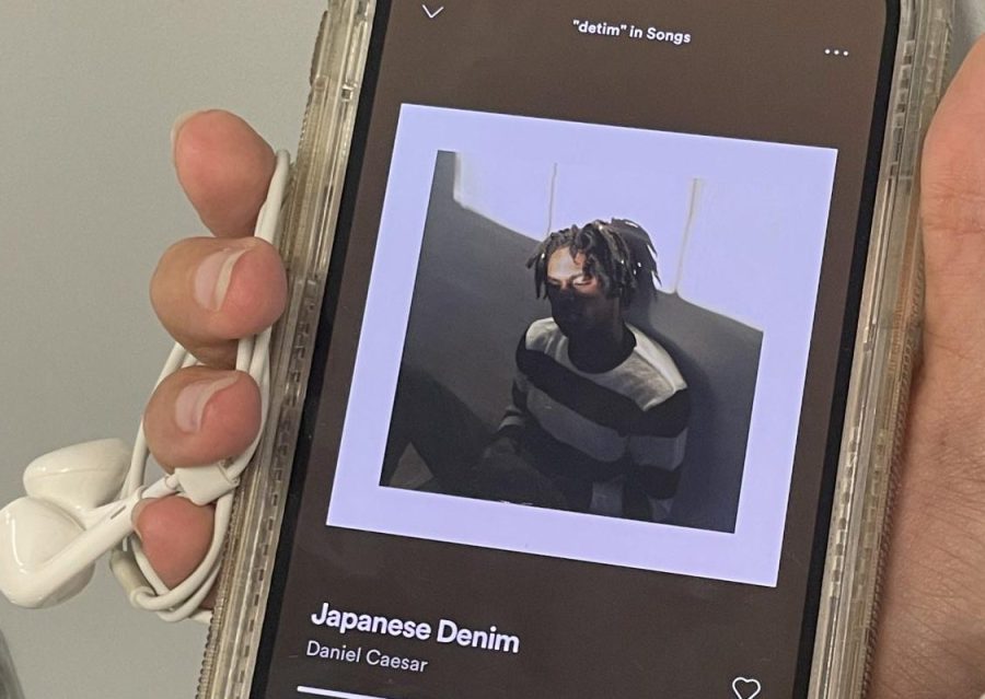 Senior Carlos Siguenza is listening to “Japanese Denim” by Daniel Caesar for its lyrics and message. This song focuses on love affairs and the bittersweet heartbreak that comes with them.