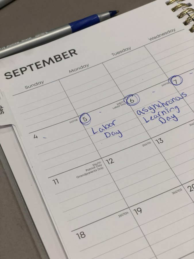 September 9, 2022 - Planner shows that Starr’s Mill students have Monday and Tuesday off from school. Monday was Labor Day and Tuesday was an asynchronous learning day, where students completed classwork online and enjoyed staying home.