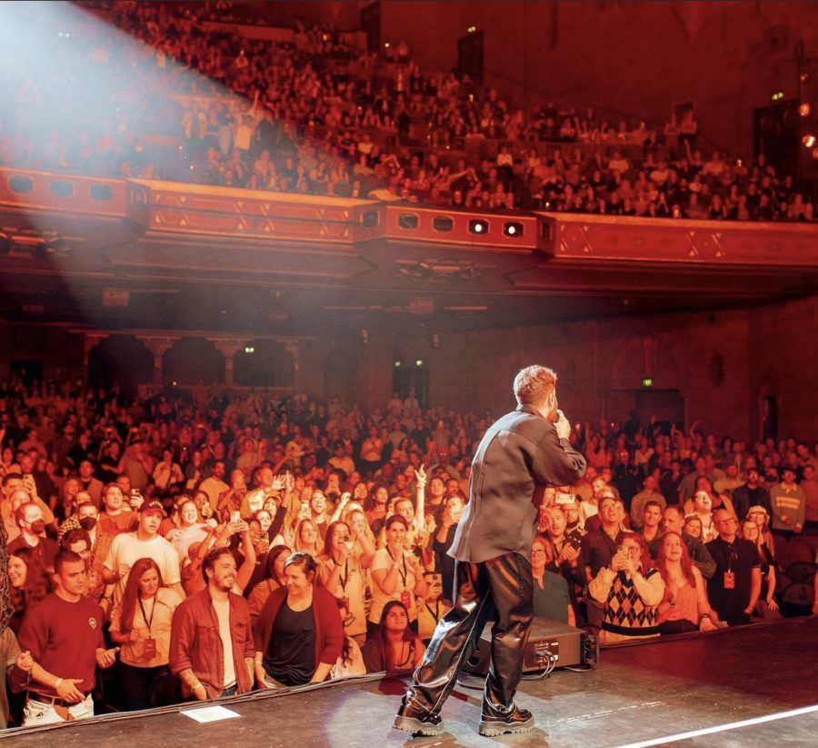 Ben Platt is on tour for his new album, “Reviere,” accompanied by the duo Aly & Aj. Platt had an amazing musical-like performance, but what truly stole the show was Aly & Ajs opening act. 