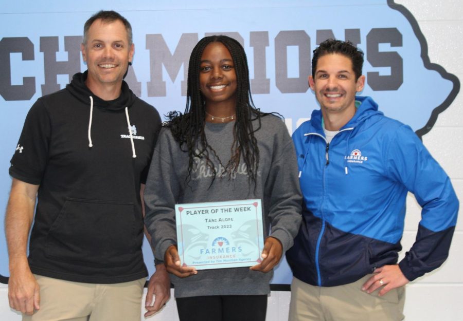 Junior Tani Alofe has been selected as the fifth Farmers Insurance Player of the Week for the spring sports season. Alofe was chosen by head coach Chad Walker for her consistent points.