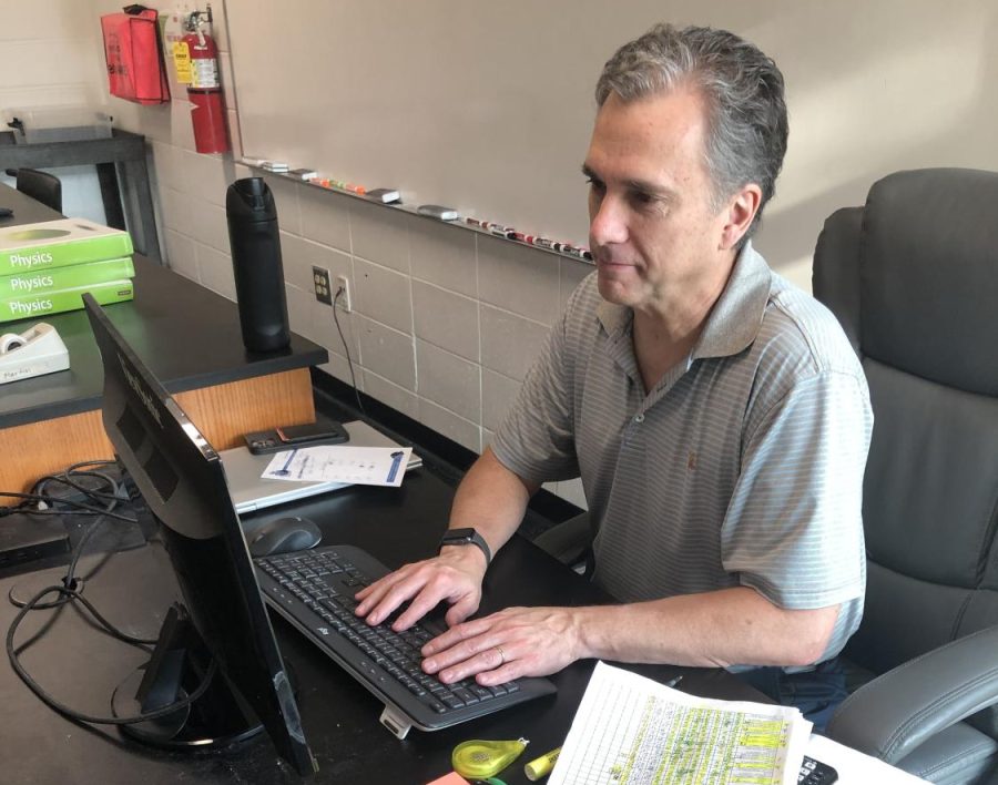 Craig Martin has been teaching science at Starr’s Mill for 25 years. The Panther family gives a warm goodbye to him.