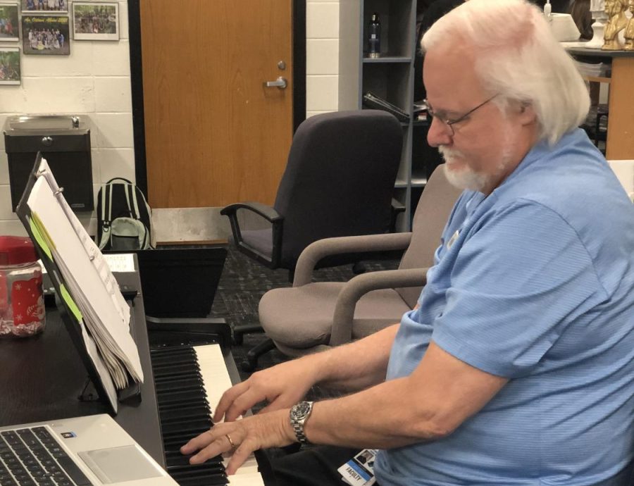 Dr. John Odom has been the Starr’s Mill Choral Director for 19 years. The Panther family gives a warm goodbye to him.