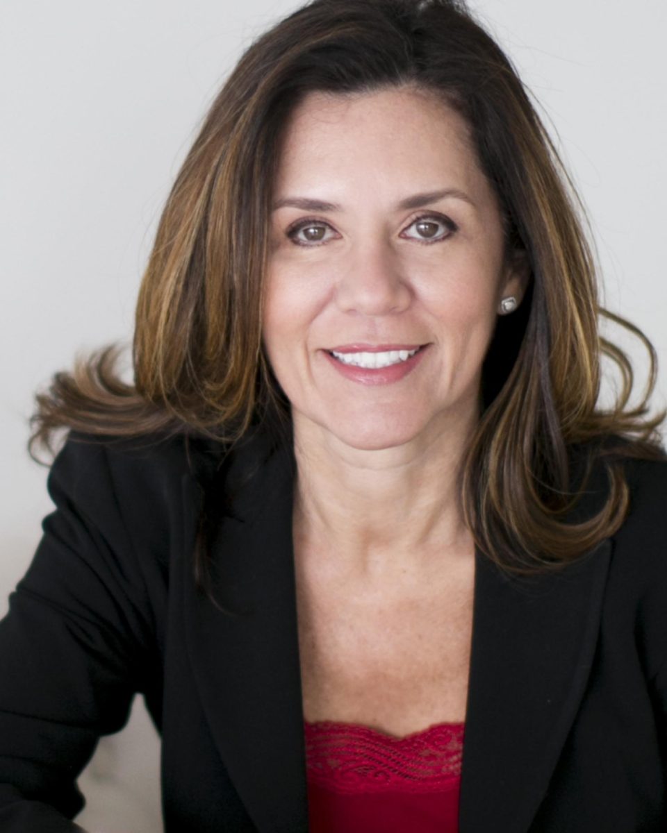Colombiana Alba Castillo Baylin es la vicepresidenta de intereses e impacto social en Coca-Cola. Su propósito es ayudar a las organizaciones sin fines de lucro brindándoles recursos y patrocinando a las organizaciones y continuar el propósito de Coca-Cola que es refrescar el mundo y hacer una diferencia en la comunidad.
