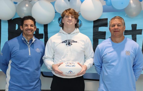 Senior Dorsey Benefield has been selected as the 19th and 20th Farmers Insurance Player of the Week for the fall sports season. Benefield was chosen by head coach Chad Phillips for his recent rushing performances.