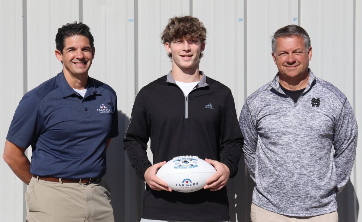 Senior Andersen Cardoza has been selected as the 21st Farmers Insurance Player of the Week for the fall sports season. Cardosa was selected by head coach Chad Phillips for his most recent rushing and receiving performance against Perry High School. 