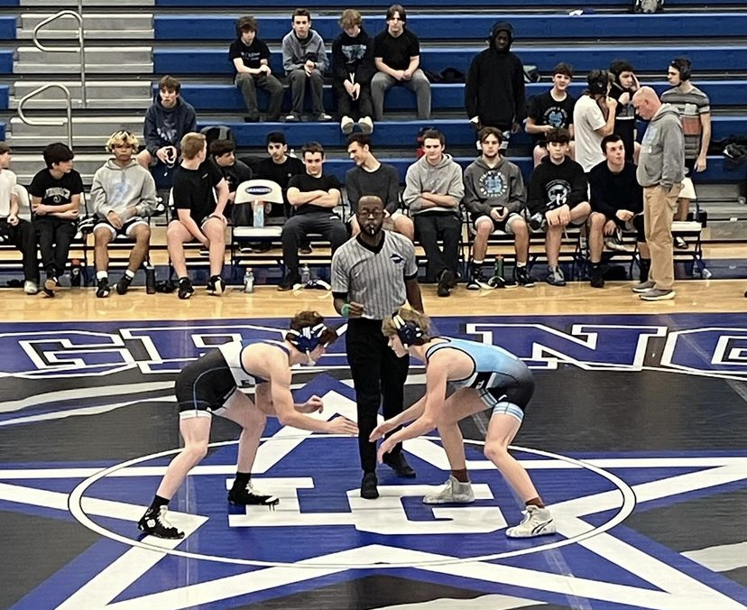 Sophomore+Kelly+Clarkson+takes+on+a+wrestler+from+LaGrange+in+the+area+duals.+The+Panthers+placed+third+in+the+area+duals+as+a+team+and+missed+state.