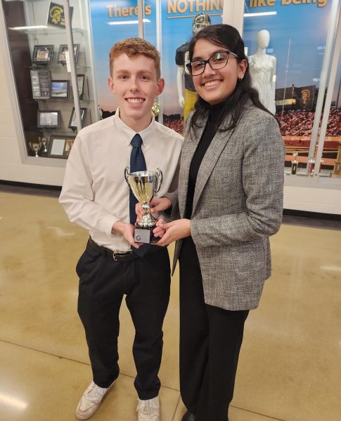 Sophomores Sanaya Patel and Zach Dorrough placed as Quarterfinalists at the 1st 2nd Year State tournament with a record of 4-3. The Starr’s Mill debate team will end its season at the GFCA varsity state tournament.