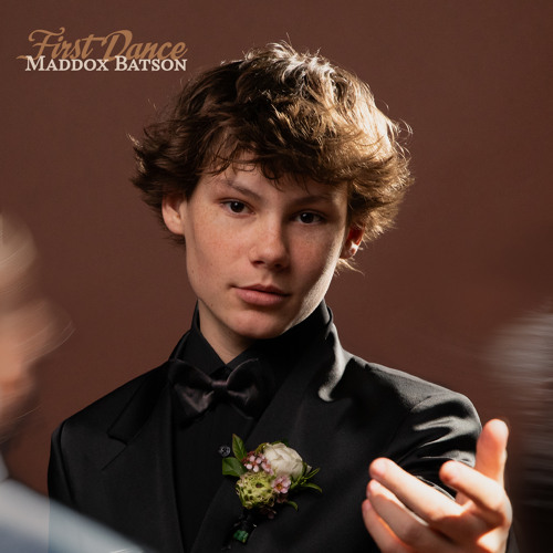 Maddox Batson’s new song, “Girl In Green,” is a country love song that is hard to get out of your head. With Batson’s passion for songwriting, there is no doubt that his future songs will be a success.