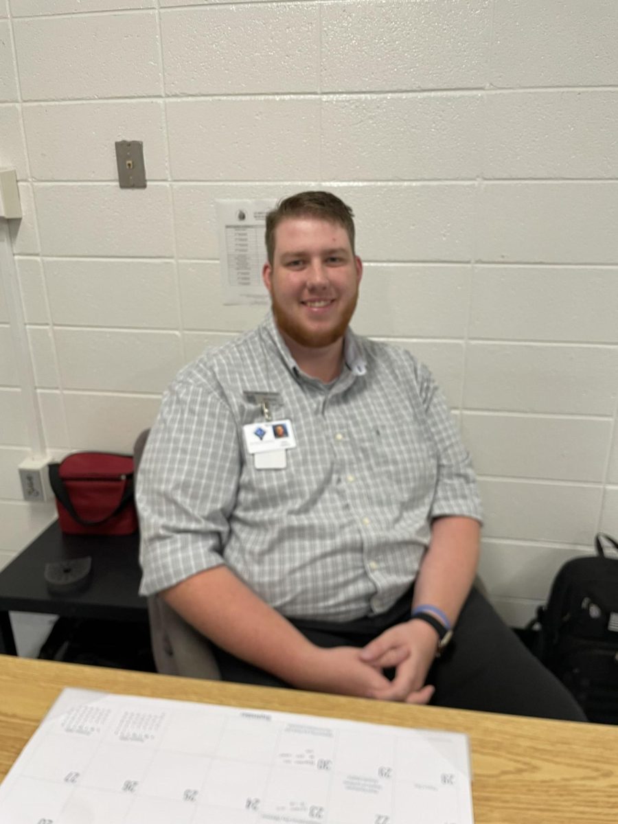 Starr’s Mill welcomes paraprofessional Eli Garcia to the Panther family. A 2022 graduate, he assists students in the Content Mastery Center and classrooms.