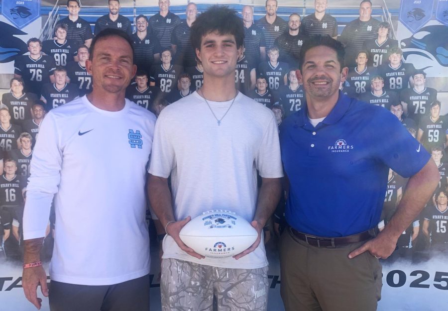Senior football player Sean Yoder was chosen as the 15th Farmers Insurance Player of the Week. He was chosen for his adaptability as well as mentality on the field.