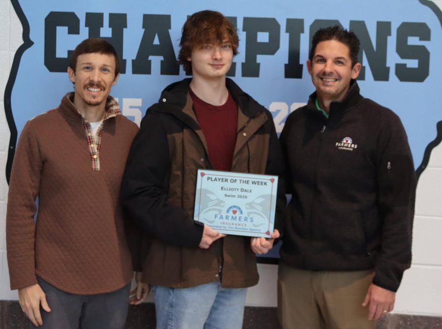 Senior swimmer Elliott Dale has been named the first Player of the Week for the winter sports season. Head coach Derek Abrams chose Dale for his driven leadership on the team and his fast swimming.